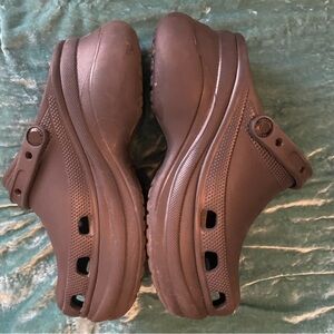 Platform Crocs size 8 W